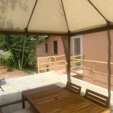 Le Solane Lägenhetshotell