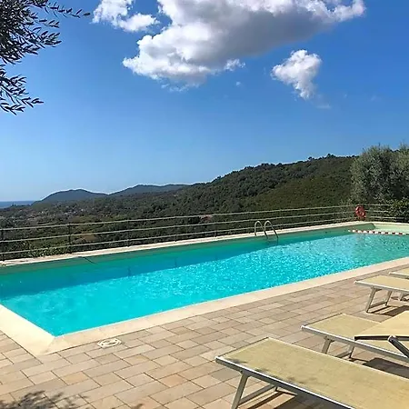Le Solane Aparthotel 4*