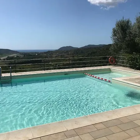 Le Solane Lägenhetshotell *