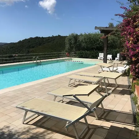 Le Solane Lägenhetshotell *